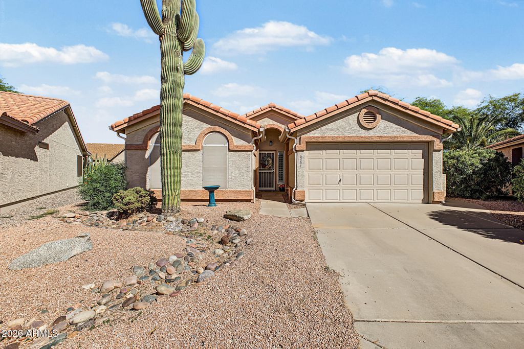 6893 S LAKE FOREST Court, Chandler, AZ 85249 — exterior
