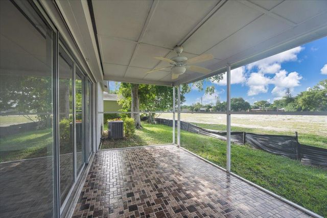 7329 Pine Park Drive N, Lake Worth, FL 33467