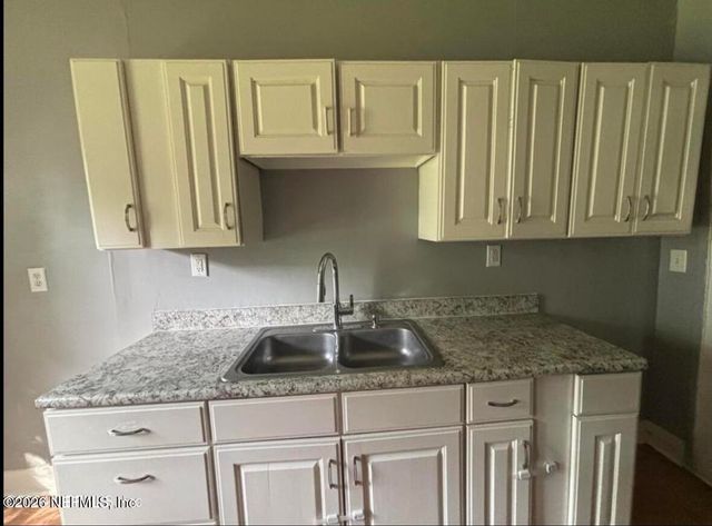 2798 HERSCHEL Street, Jacksonville, FL 32205