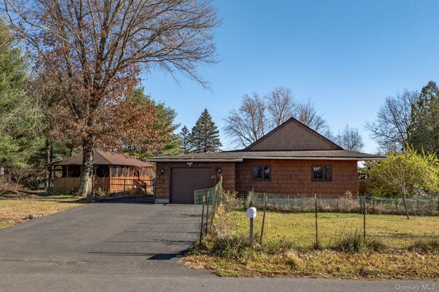 6 Medallion Road, Kiamesha Lake, NY 12751