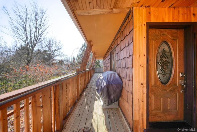 6 Medallion Road, Kiamesha Lake, NY 12751