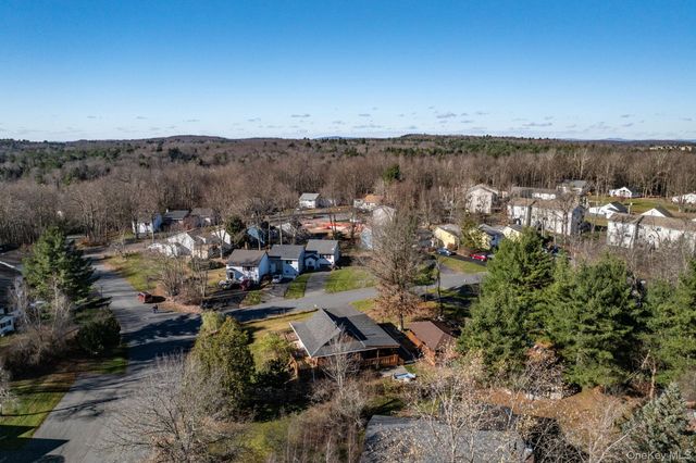 6 Medallion Road, Kiamesha Lake, NY 12751