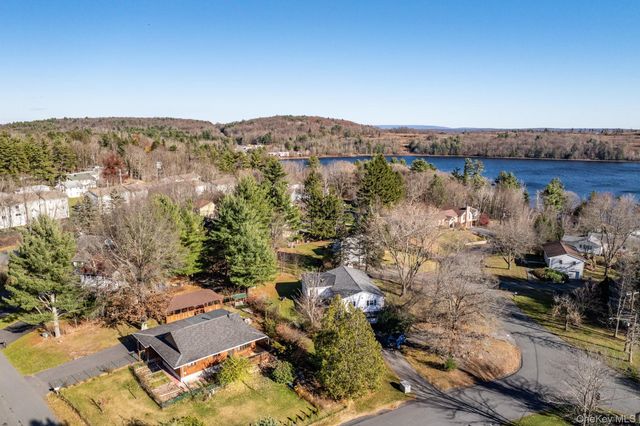 6 Medallion Road, Kiamesha Lake, NY 12751