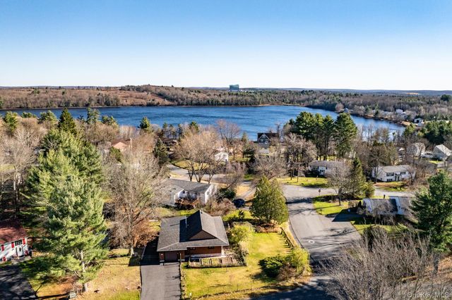 6 Medallion Road, Kiamesha Lake, NY 12751