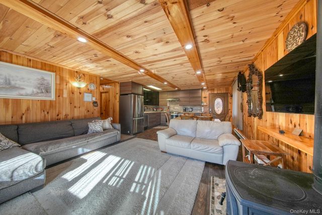 6 Medallion Road, Kiamesha Lake, NY 12751