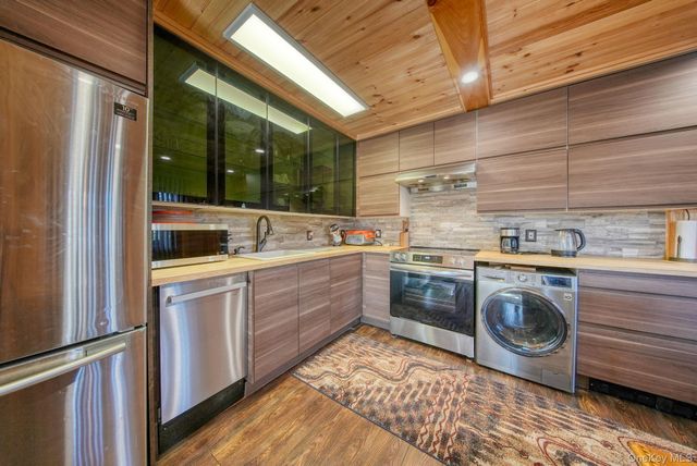 6 Medallion Road, Kiamesha Lake, NY 12751