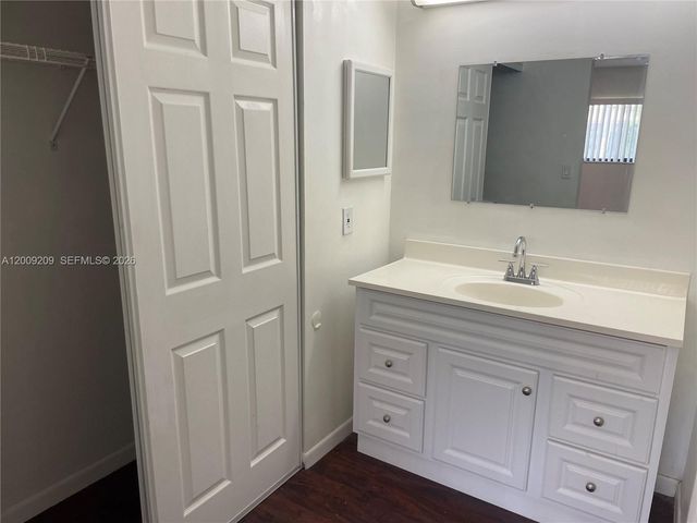 819 NE 199th St 6-205, Miami, FL 33179