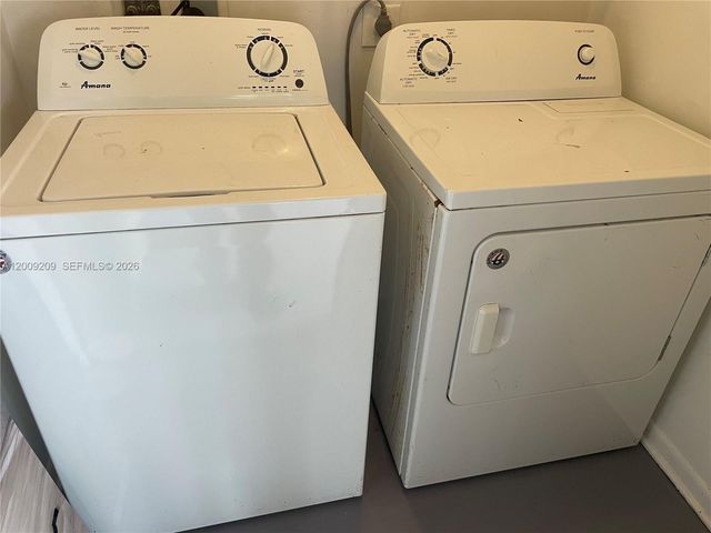 819 NE 199th St 6-205, Miami, FL 33179