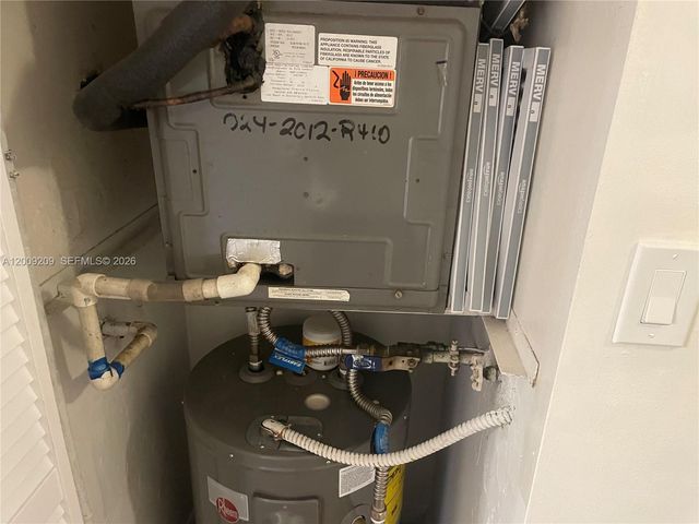 819 NE 199th St 6-205, Miami, FL 33179