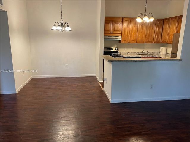 819 NE 199th St 6-205, Miami, FL 33179