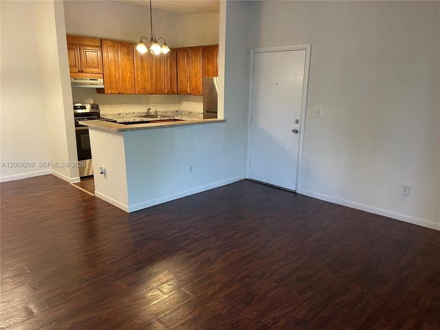 819 NE 199th St 6-205, Miami, FL 33179