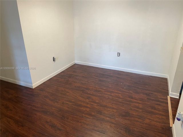 819 NE 199th St 6-205, Miami, FL 33179