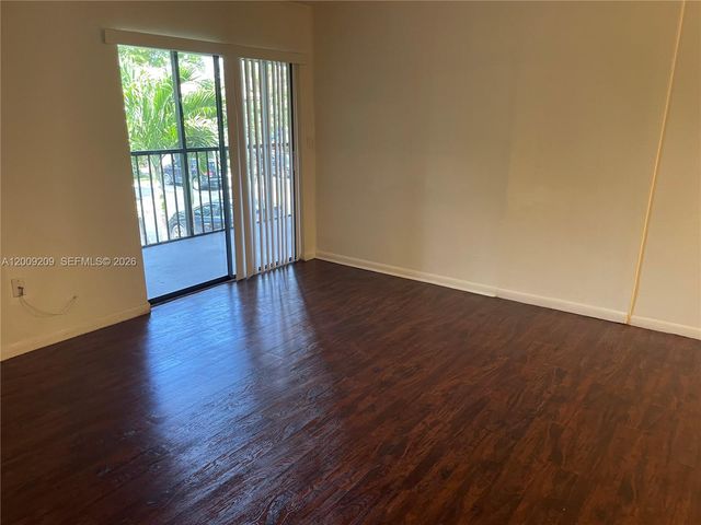 819 NE 199th St 6-205, Miami, FL 33179