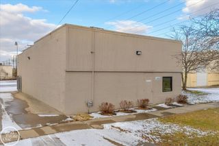 12525 E 9 Mile Road, Warren, MI 48089