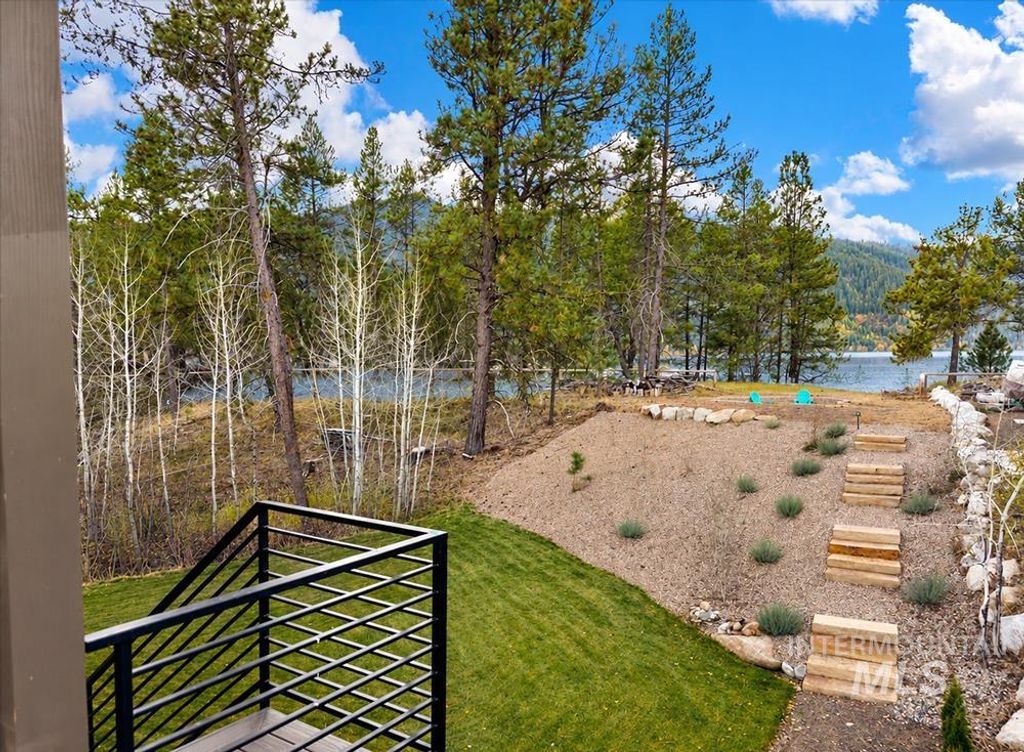 13151 Hawks Bay Rd, Donnelly, ID 83615 photo 2