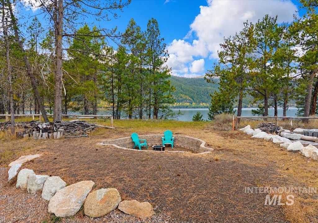 13151 Hawks Bay Rd, Donnelly, ID 83615 photo 3