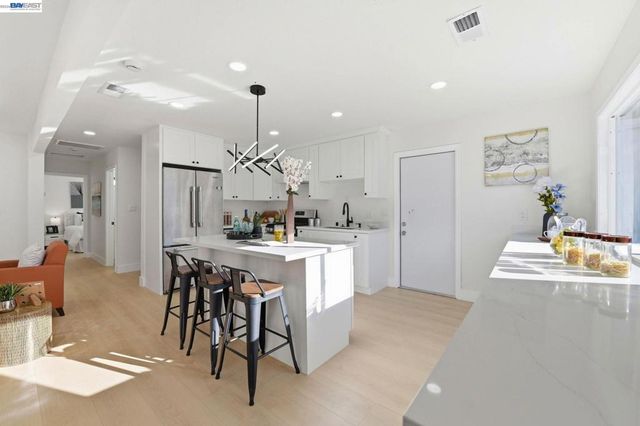 137 137 Tamarack Dr, Union City, CA 94587