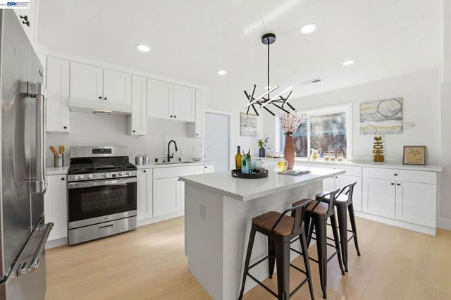 137 137 Tamarack Dr, Union City, CA 94587