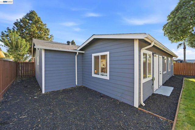 137 137 Tamarack Dr, Union City, CA 94587