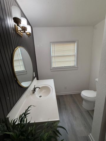 2190 W Euclid Ave, Stockton, CA 95204