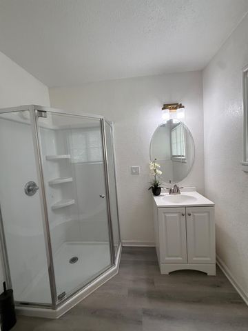 2190 W Euclid Ave, Stockton, CA 95204