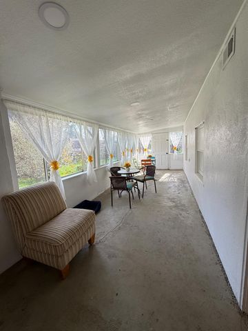 2190 W Euclid Ave, Stockton, CA 95204