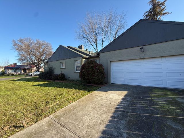 2190 W Euclid Ave, Stockton, CA 95204