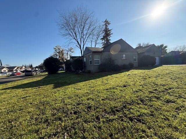 2190 W Euclid Ave, Stockton, CA 95204