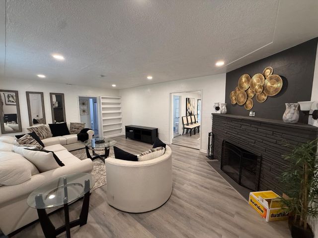 2190 W Euclid Ave, Stockton, CA 95204