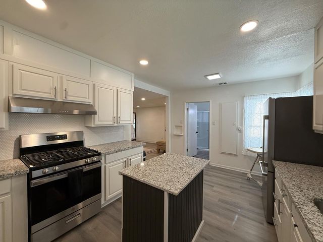 2190 W Euclid Ave, Stockton, CA 95204