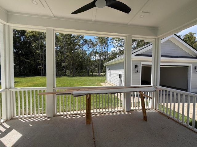 1083 Gadsdenville Rd, Awendaw, SC 29429