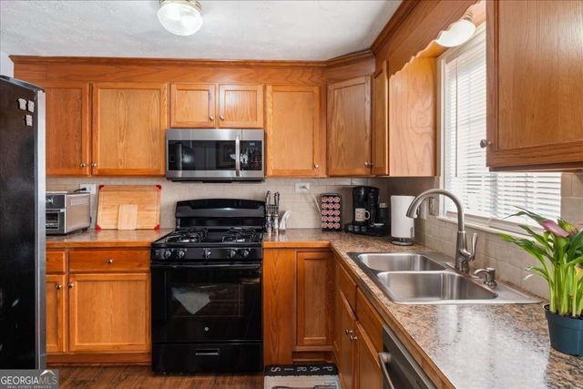10455 Worthington Hills Manor, Roswell, GA 30076