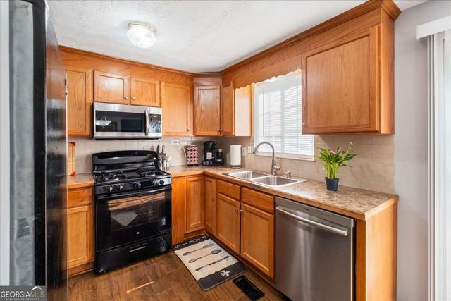 10455 Worthington Hills Manor, Roswell, GA 30076