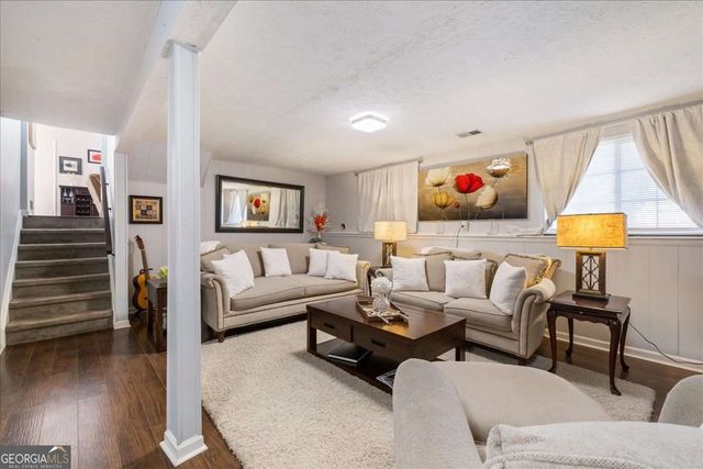 10455 Worthington Hills Manor, Roswell, GA 30076