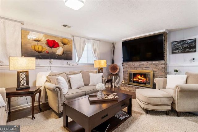 10455 Worthington Hills Manor, Roswell, GA 30076