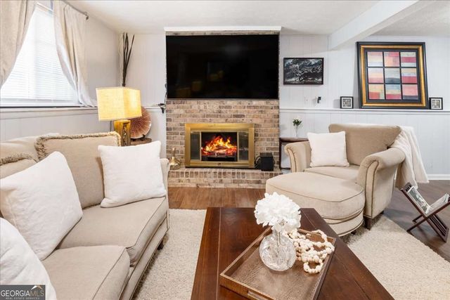 10455 Worthington Hills Manor, Roswell, GA 30076