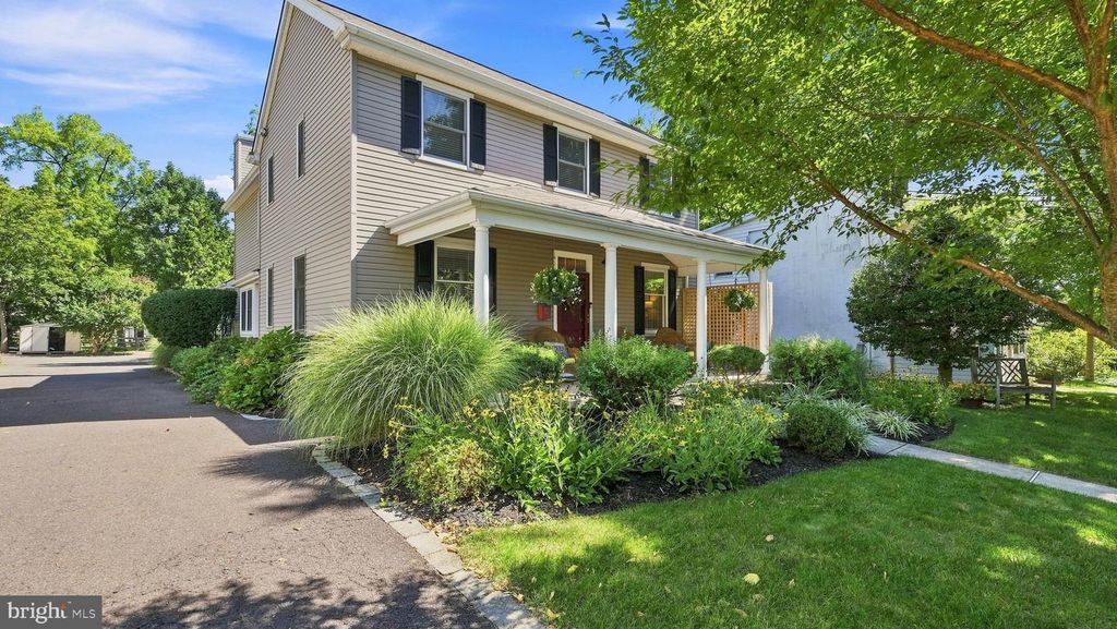 205 WASHINGTON ST, DOYLESTOWN, PA 18901 — exterior