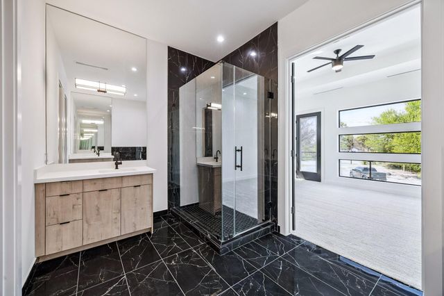 4710 Sharon Street, Houston, TX 77020