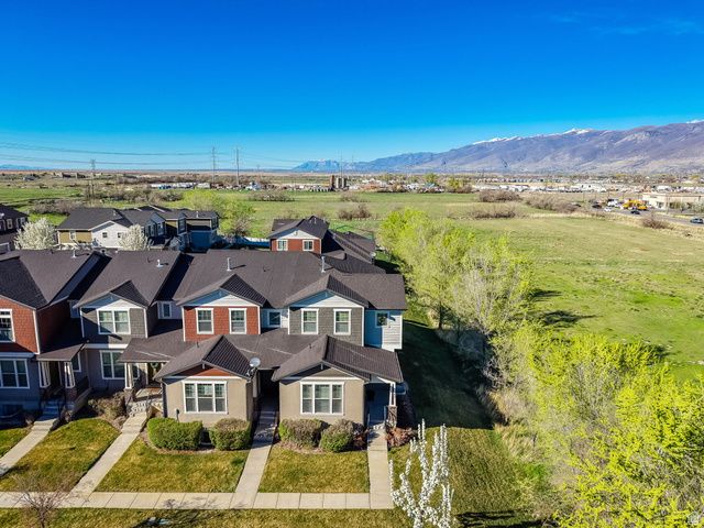1841 W VIEW POINT DR, Woods Cross, UT 84087