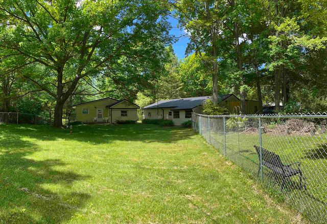 836 Poquonnock Drive, Hope, MI 48628