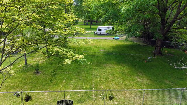 836 Poquonnock Drive, Hope, MI 48628