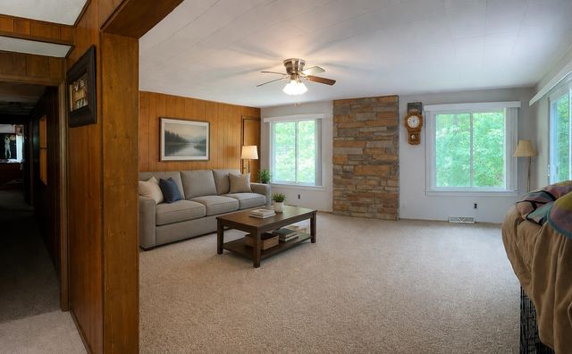 836 Poquonnock Drive, Hope, MI 48628