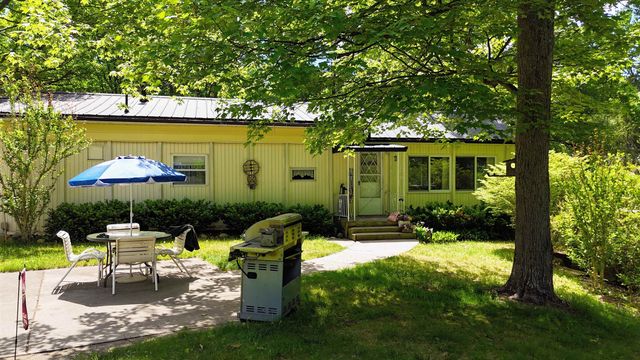 836 Poquonnock Drive, Hope, MI 48628