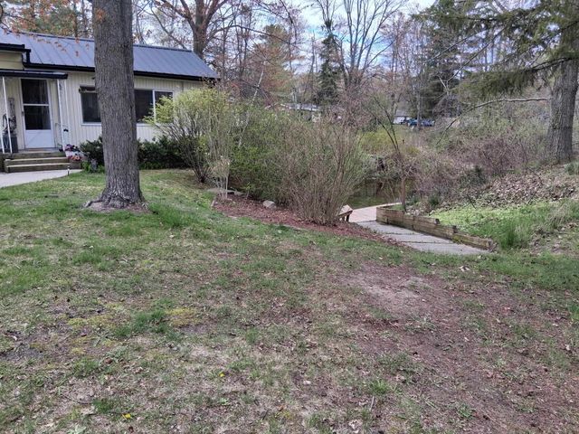 836 Poquonnock Drive, Hope, MI 48628