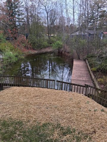 836 Poquonnock Drive, Hope, MI 48628
