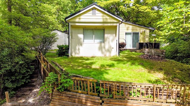 836 Poquonnock Drive, Hope, MI 48628