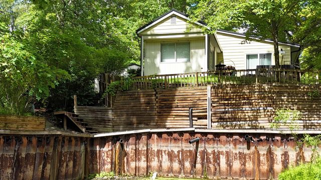 836 Poquonnock Drive, Hope, MI 48628