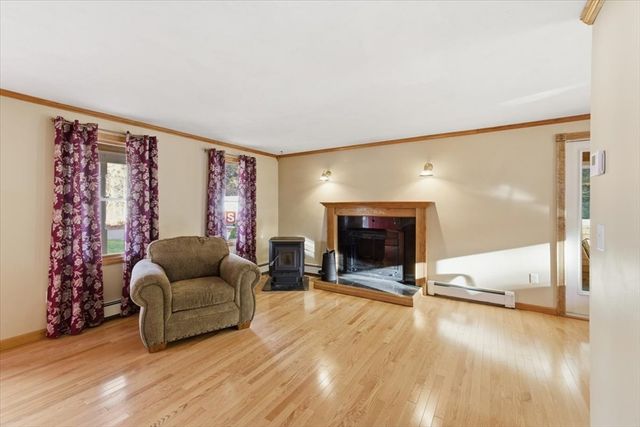 109 Great Pines Dr, Mashpee, MA 02649