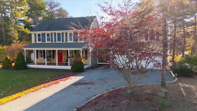 109 Great Pines Dr, Mashpee, MA 02649