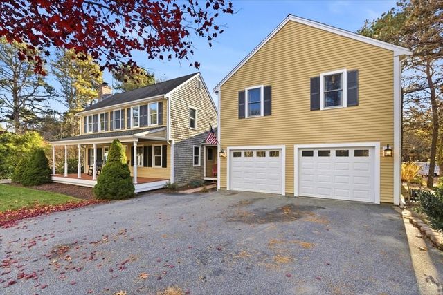109 Great Pines Dr, Mashpee, MA 02649